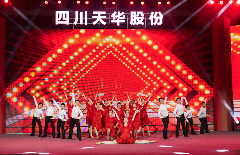 05排舞：动感千亿国际娱乐.jpg